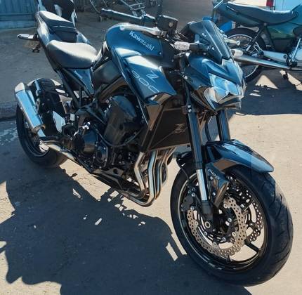 KAWASAKI Z900 KAWASAKI Z900
